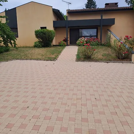 Privées Dans Maison Avec Piscine Alloggio in famiglia