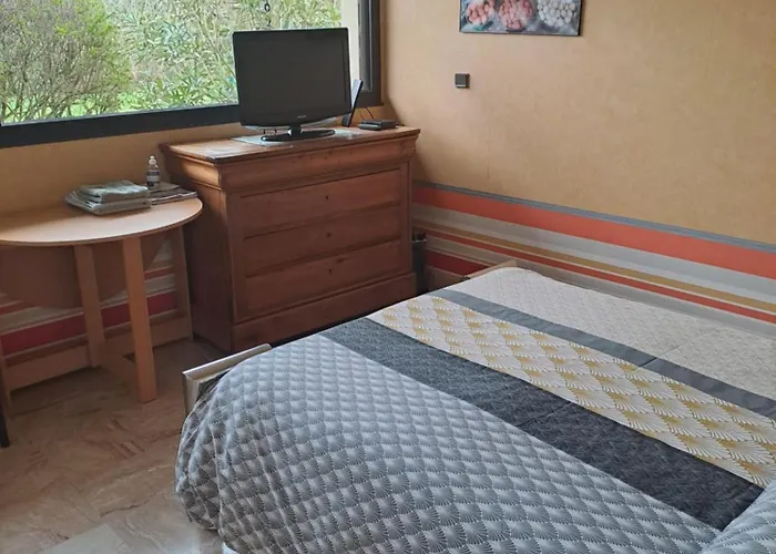Privées Dans Maison Avec Piscine Alloggio in famiglia