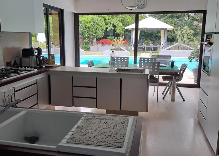 Alloggio in famiglia Privées Dans Maison Avec Piscine